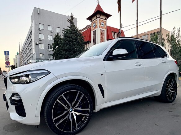 2019 BMW X5 40i IV (G05/G18), белый, 6999000 рублей - вид 1