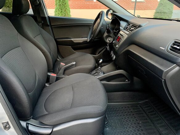 2016 Kia Rio III Рестайлинг, серебристый - вид 11