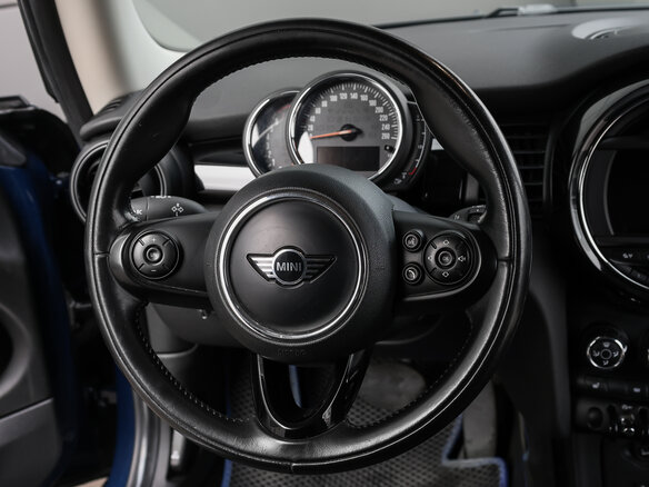 2018 Mini Hatch Cooper III (F55/F56) Рестайлинг, синий, 1898000 рублей - вид 16