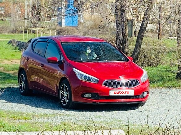 2013 Kia Ceed II, красный, 650000 рублей - вид 2
