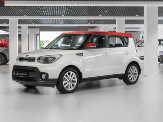 2017 Kia Soul II Рестайлинг, белый, 1470000 рублей, вид 1
