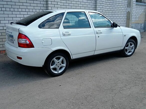2009 Lada (ВАЗ) Priora I, белый, 350000 рублей - вид 4