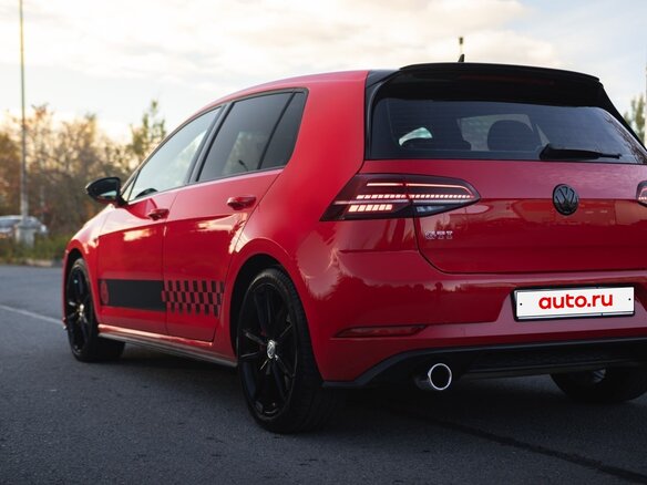 2020 Volkswagen Golf GTI VIII, пурпурный, 2395000 рублей - вид 6