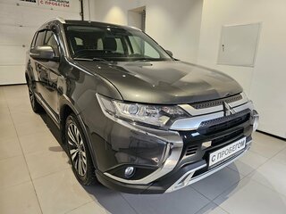 2020 Mitsubishi Outlander III Рестайлинг 3, серый, 1699000 рублей, вид 3