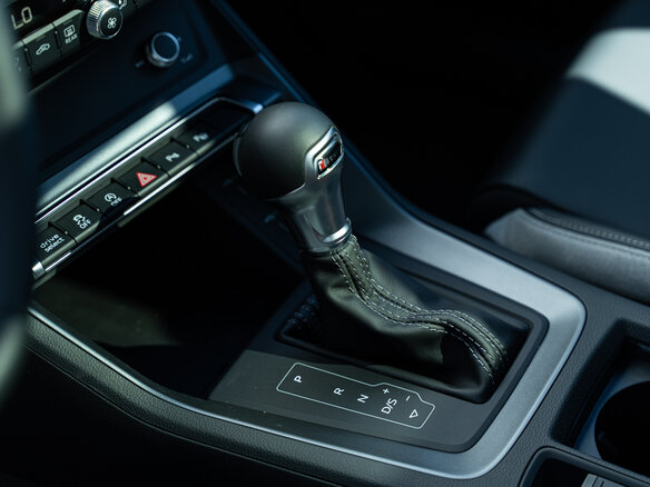 2026 Audi Q3 35 TFSI II (F3), серый, 4440000 рублей - вид 10