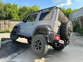 2021 Suzuki Jimny IV, серый, 4799000 рублей, вид 4
