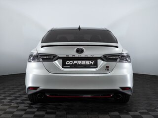 2021 Toyota Camry VIII (XV70) Рестайлинг, белый, 3180000 рублей, вид 4