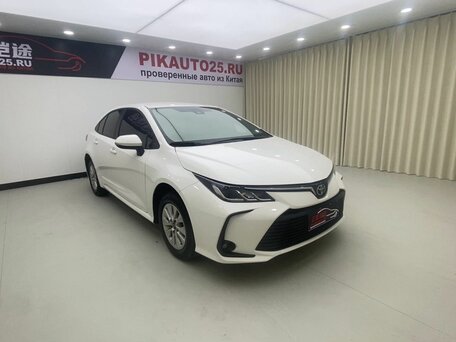 2022 Toyota Corolla XII (E210), белый, 1575000 рублей, вид 3
