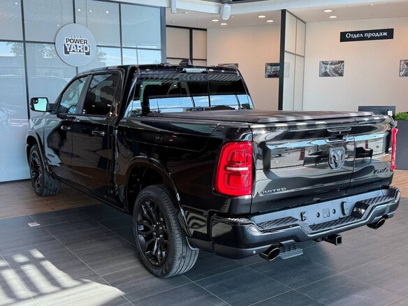 2026 Ram 1500 Crew Cab eTorque V Рестайлинг, чёрный - вид 5