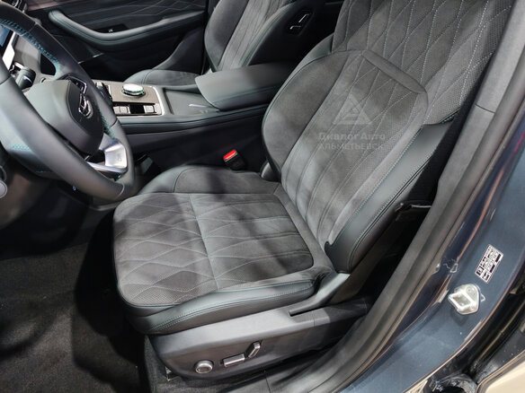 2026 Geely Monjaro I, серый, 4954990 рублей - вид 6