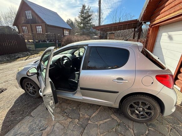 2008 Peugeot 207 I, серебристый, 370000 рублей - вид 2