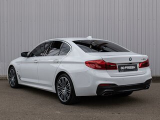 2020 BMW 5 серии 530e VII (G30/G31/G38), белый, 4399000 рублей, вид 2
