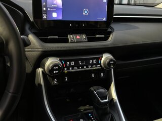 2024 Toyota RAV4 V (XA50), белый, 3850000 рублей, вид 5