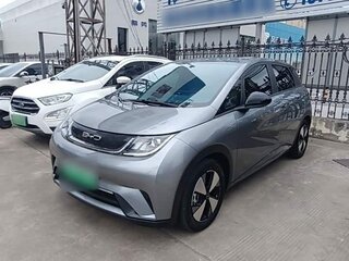 2023 BYD Dolphin 44.9 kWh I, серебристый, 1431213 рублей, вид 3