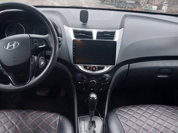 2015 Hyundai Solaris I Рестайлинг, белый, 490000 рублей - вид 4