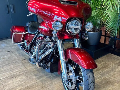 2016 Harley-Davidson Street Glide Special, красный, 1790000 рублей, вид 3