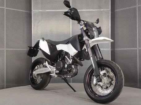 2010 KTM 690 SMC, белый, 509000 рублей, вид 2