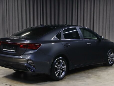 2021 Kia Cerato IV Рестайлинг, серый, 1699000 рублей, вид 2