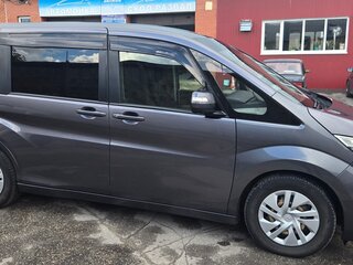 2019 Honda Stepwgn V Рестайлинг, серый, 1700000 рублей, вид 2