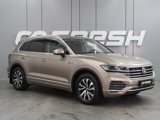 2018 Volkswagen Touareg III, бежевый, 5249000 рублей, вид 1