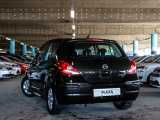2010 Nissan Tiida I Рестайлинг, коричневый, 519000 рублей, вид 4