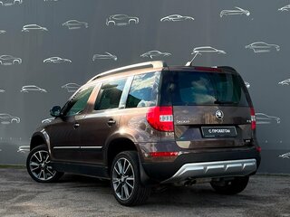 2017 Skoda Yeti I Рестайлинг, коричневый, 1162700 рублей, вид 4