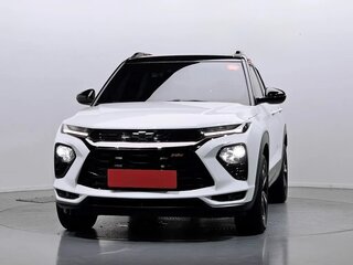 2022 Chevrolet TrailBlazer III, белый, 2390000 рублей, вид 3