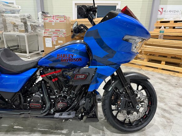 2026 Harley-Davidson CVO Road Glide, синий - вид 31