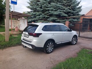 2014 Mitsubishi Outlander III, белый, 1850000 рублей, вид 5
