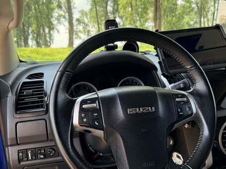 2019 Isuzu D-MAX, синий, 7500000 рублей, вид 4
