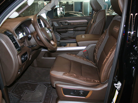 2026 Ram 1500 Crew Cab eTorque V Рестайлинг, чёрный, 11300000 рублей - вид 5