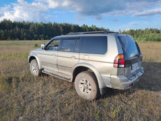 2000 Mitsubishi Montero Sport I, бежевый, 550000 рублей, вид 2