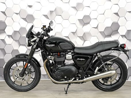 2016 Triumph Street Twin, чёрный, 685000 рублей, вид 4
