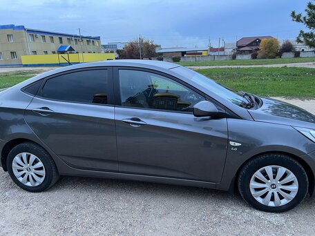 2014 Hyundai Solaris I, серый, 950000 рублей, вид 4