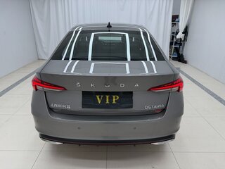 2022 Skoda Octavia IV (A8), серый, 2530000 рублей, вид 5