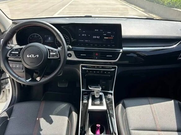 2022 Kia KX3, белый, 1900000 рублей - вид 7