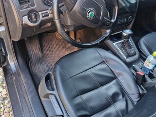 2010 Skoda Octavia II (A5) Рестайлинг, серый, 550000 рублей, вид 5