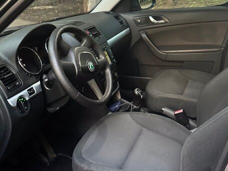2011 Skoda Yeti I, серый, 560000 рублей, вид 5
