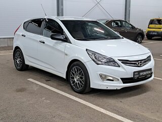 2016 Hyundai Solaris I Рестайлинг, белый, 735000 рублей, вид 3