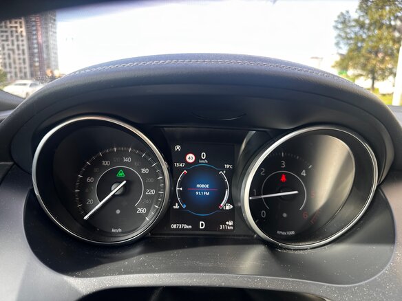 2017 Jaguar E-Pace I, белый, 3000000 рублей - вид 10