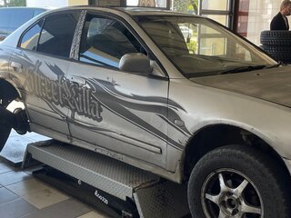 1998 Mitsubishi Galant VIII, серебристый, 140000 рублей, вид 4