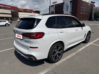 2018 BMW X5 30d IV (G05/G18), белый, 5900000 рублей, вид 4