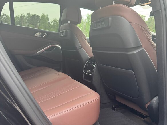 2021 BMW X6 40i III (G06), чёрный, 10900000 рублей - вид 7