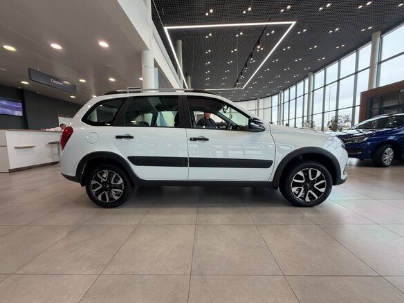 2026 Lada (ВАЗ) Granta Cross Euro-2 I Рестайлинг, белый, 1196000 рублей - вид 9