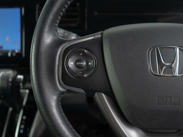 2016 Honda Stepwgn Spada V, белый - вид 13