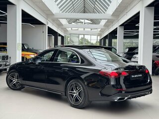 2026 Mercedes-Benz E-Класс 300 VI (W214, S214), чёрный, 8890000 рублей, вид 4