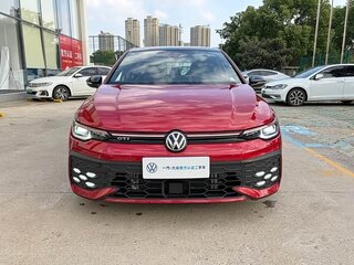 2026 Volkswagen Golf GTI VIII Рестайлинг, пурпурный, 4600333 рублей, вид 2