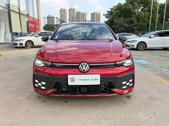 2026 Volkswagen Golf GTI VIII Рестайлинг, пурпурный, 4600333 рублей - вид 1