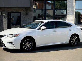 2016 Lexus ES 250 VI Рестайлинг, белый, 2490000 рублей, вид 2