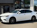2016 Lexus ES 250 VI Рестайлинг, белый, 2490000 рублей - вид 1